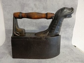 Obrovská komínová atypická žehlička, krásná, 9,65kg TOP