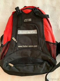 Tenisové rakety a tašky