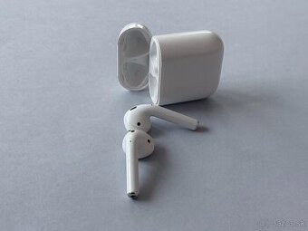 Apple Airpods 1. Generácia