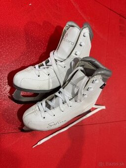 Dievčenské korčule