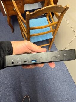 USB-C KVM Dokovacia stanica Prepínač pre 2 PC (HDMI/DP/LAN)