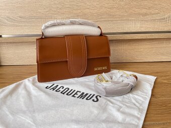 Jacquemus Le Grand Bambino hnedá kabelka