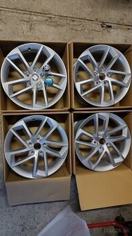 R17 5x112 mm originál seat leon