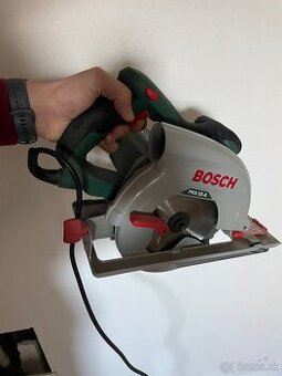 Ručná kotúčová píla Bosch