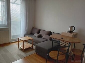 Na predaj garsónka s balkónom Levice