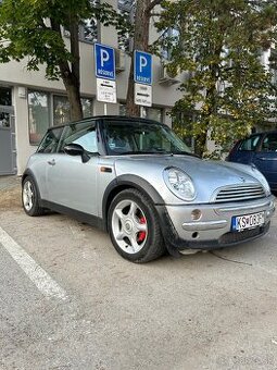 MINI Cooper R50 1.6 benzín, klimatizácia, panoráma