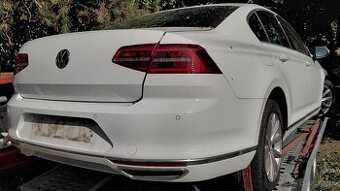 Volkswagen Passat B8 2.0 TDi 2017 DVERE, ZADNÉ SVETLA, ZADNÁ