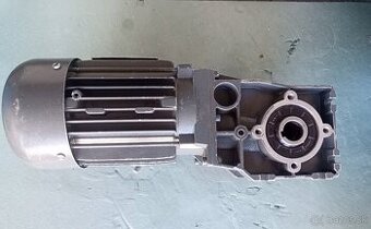ELEKTROMOTOR S PREVODOVKOU 55 ot/min