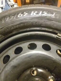 predam zim.pneum.195/65 R15 +plech.disky 5/112