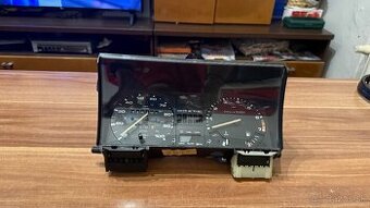 US BUDÍKY VW GOLF MK2