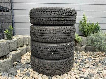 215/60 R17