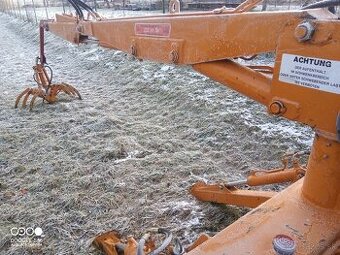 Nakladač do trojbodového závesu.