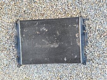 Chladič vody Renault Scenic II 1.5 DCi 8200357536A