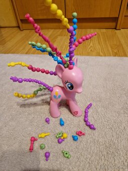 Koník so skladačkami