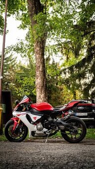 Yamaha R1 RN32