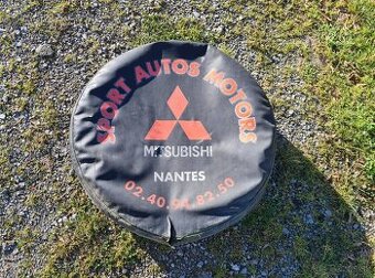 Kryt rezervy Mitsubishi Pajero