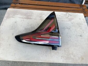 Zadne lave svetlo espace 2020