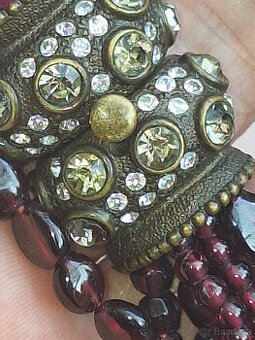 GRANÁTOVÝ NÁHRDELNÍK