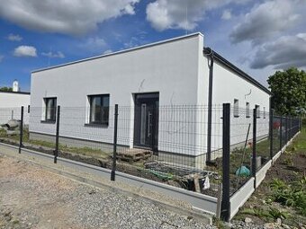MODERNÁ NOVOSTAVBA v Leviciach