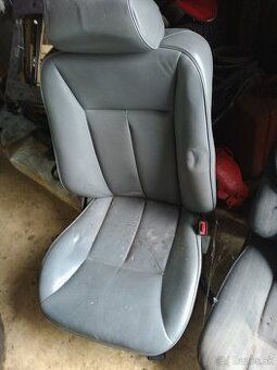 Sedačky Mercedes w210
