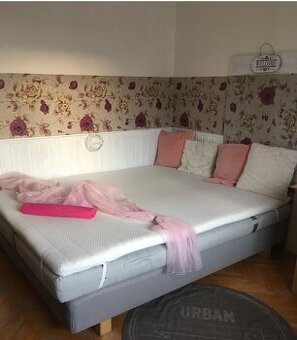 Prenajom jednej izby vo veľkom 3 izbovom byte v centre 72m2