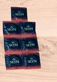 Skyn nelatex originál 15ks + feel intense 7ks
