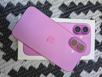 Predám iphone 16 128gb Pink / Apple watch/ airpod pro 2