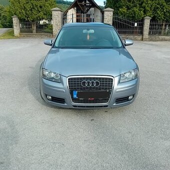 Audi A3 2L benzín automat
