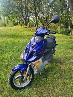 Predám skuter Hyosung sf 50 Prima