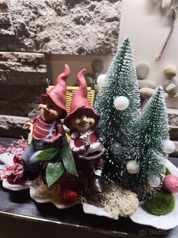 Vianočná dekorácia škriatkovia