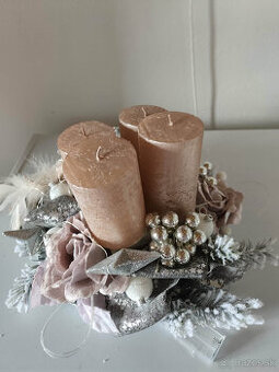 Adventný rožovo strieborný svietnik