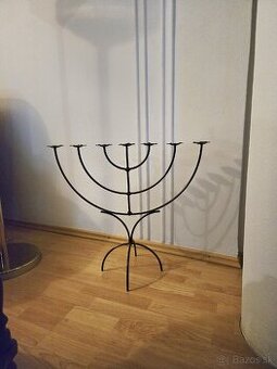 predam sedem ramenný kovový svietnik