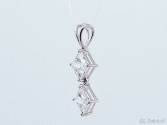 Zlatý prívesok z bieleho zlata 14 kt (0,87 g) s 2× lab-grown