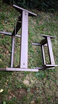 Skladací mechanizmus na stôl do karavanu