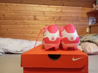 Predávam úplne nové kopačky dovid je v popise