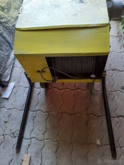 stavebný vrátok / výťah - foto ilustračné