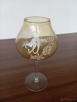 Sklenená čaša 50 manželke retro