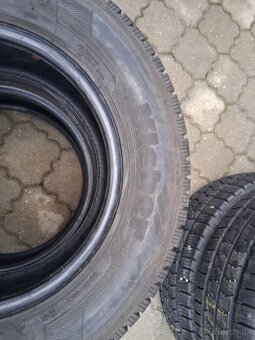 Predam zimne pneu 235/65R16 C