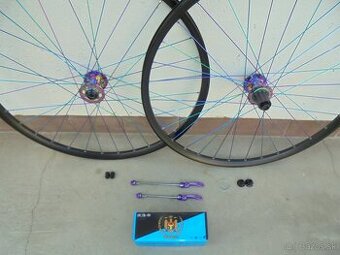 Kolesá na Pev.Osy 15x100 - 12x142 mm. alebo na  R.Upináky.