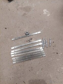 Hrebeňe na posuvnú bránu