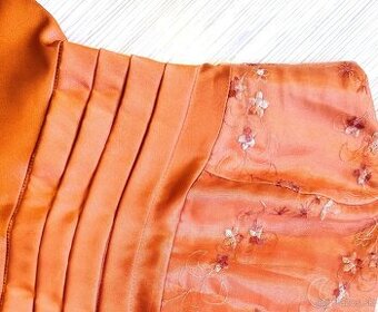 PLESOVÉ/SPOLOČENSKÉ ŠATY i na venček SATÉNOVÉ Č.S