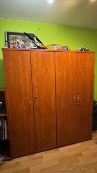 Predám komplet skriňe + polička