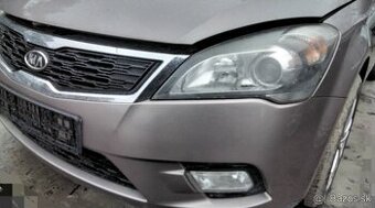 KIA CEED 1.4 2010 predám SVETLO, KAPOTA, NÁRAZNÍK, G4FA MOTO
