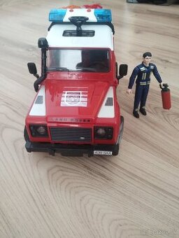 Bruder Land Rover hasičské auto