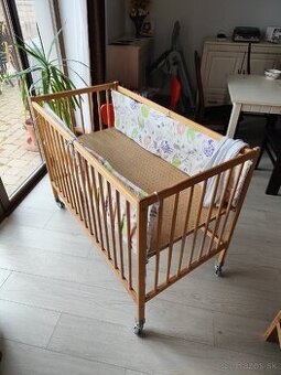 Detska postielka a hupacka