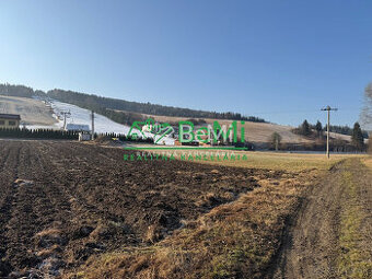 Pozemok pre dve chaty  hneď pri vleku