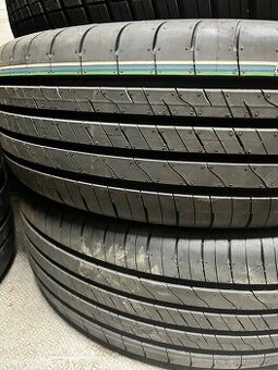 Pneu.215/65R16 98H