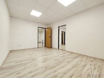 Atraktívne priestory v centre Čadce - 1