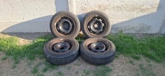 Zimné pneumatiky Bridgestone195/65 R15 na plechových diskoch
