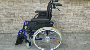 invalidny vozík 44cm pridavne brzdy pre asistenta odľahčeny